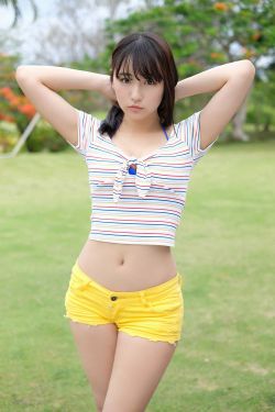 五星红旗迎风飘扬